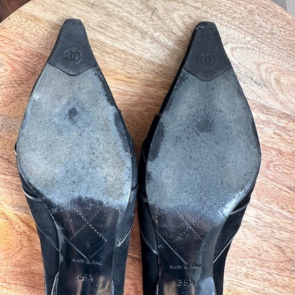 CHANEL Vintage Black Suede Leather 4 Leaf Clover CC Logo Appliqué Kitten Heels - Picture 15 of 15